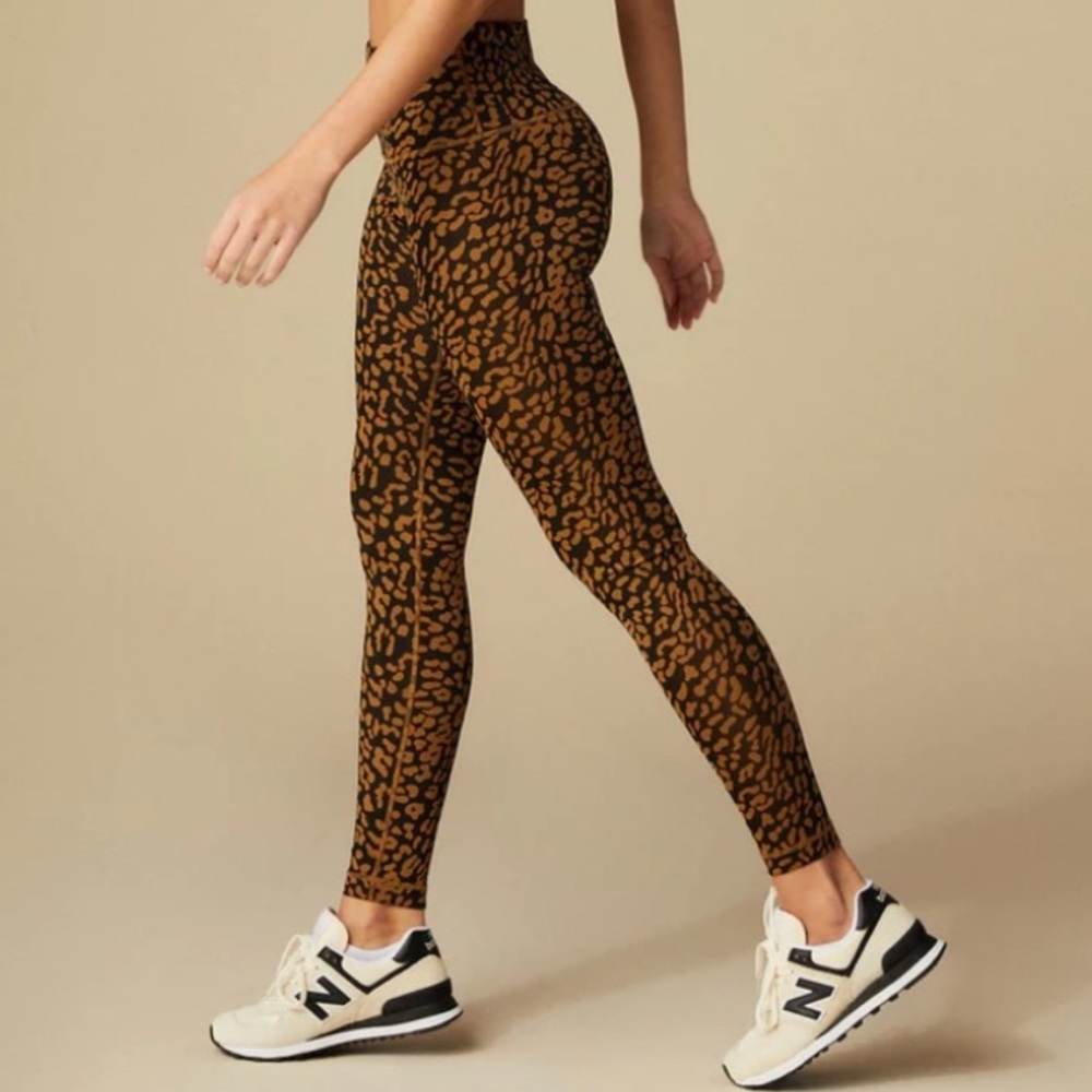 Chic Leopard Print Leggings